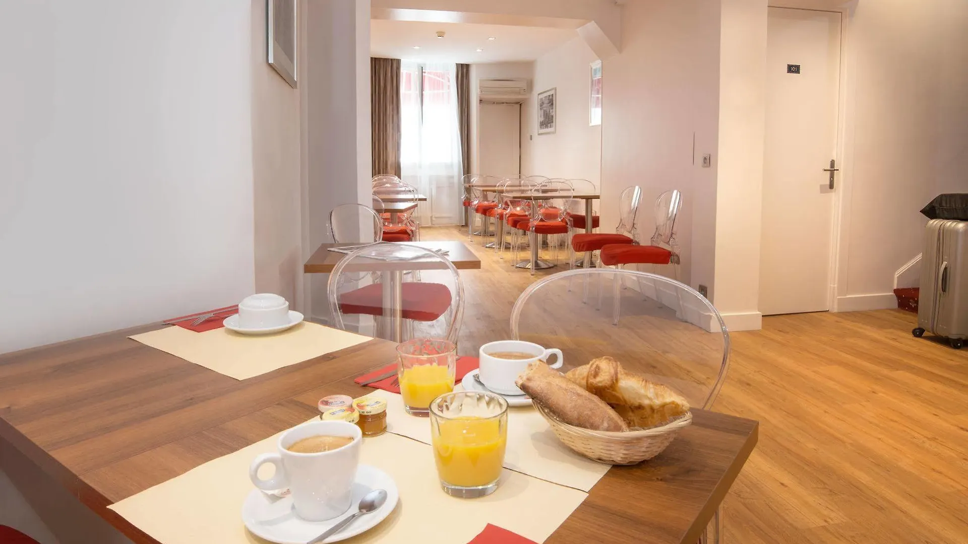 Hotel De France Cannes 3*,